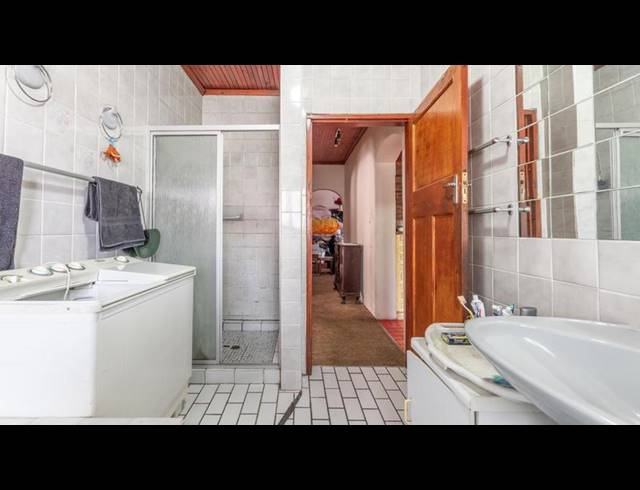 4 BEDROOM HOUSE FOR SALE IN AVONDALE